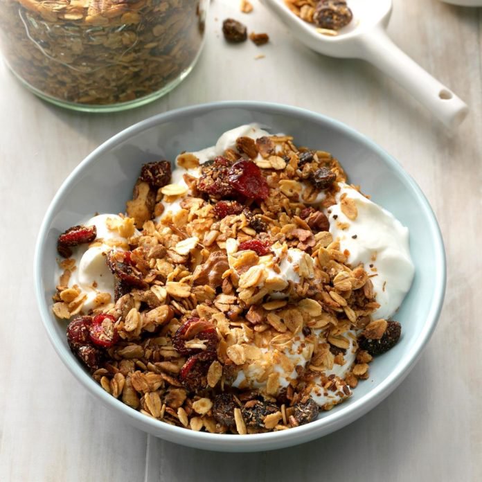 Slow-Cooker-Honey-Nut-Granola_EXPS_SDAM19_133466_C12_05_1b-696x696