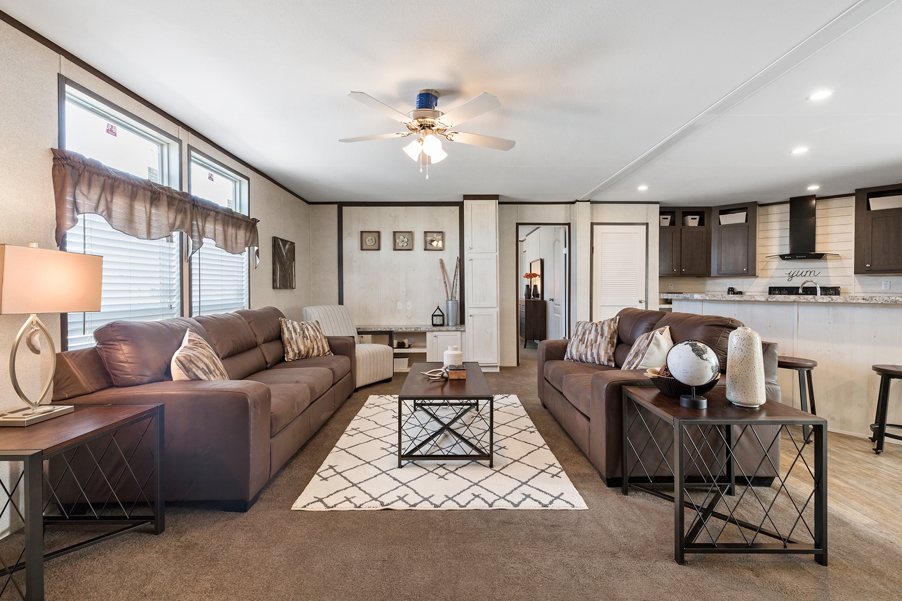 New-Moon-2856D-living-room-3